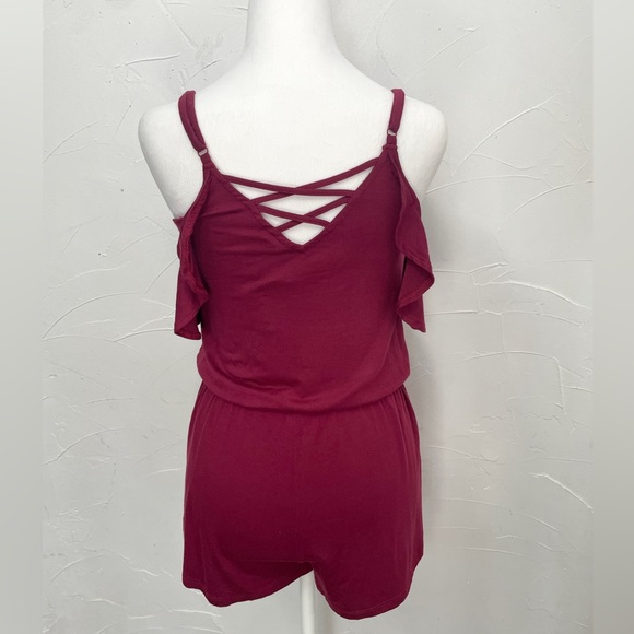 Aeropostale Solid Ruffled Cold-Shoulder Romper - Picture 4 of 8